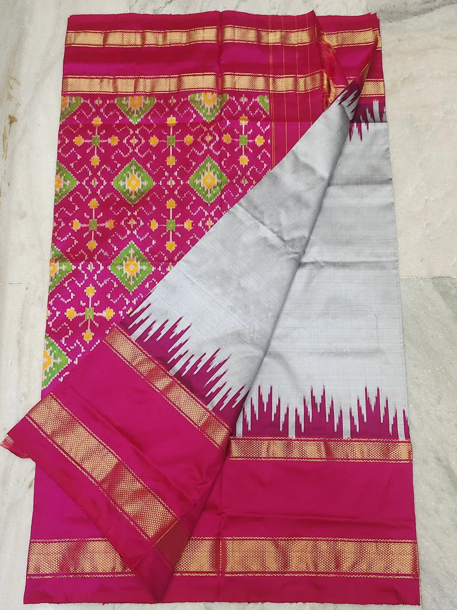 Pochampally ikkat silk saree (silk mark certified) - Pochampally Sarees by Shreekari Silks Pochampally ikkat silk saree (silk mark certified) - Image 3