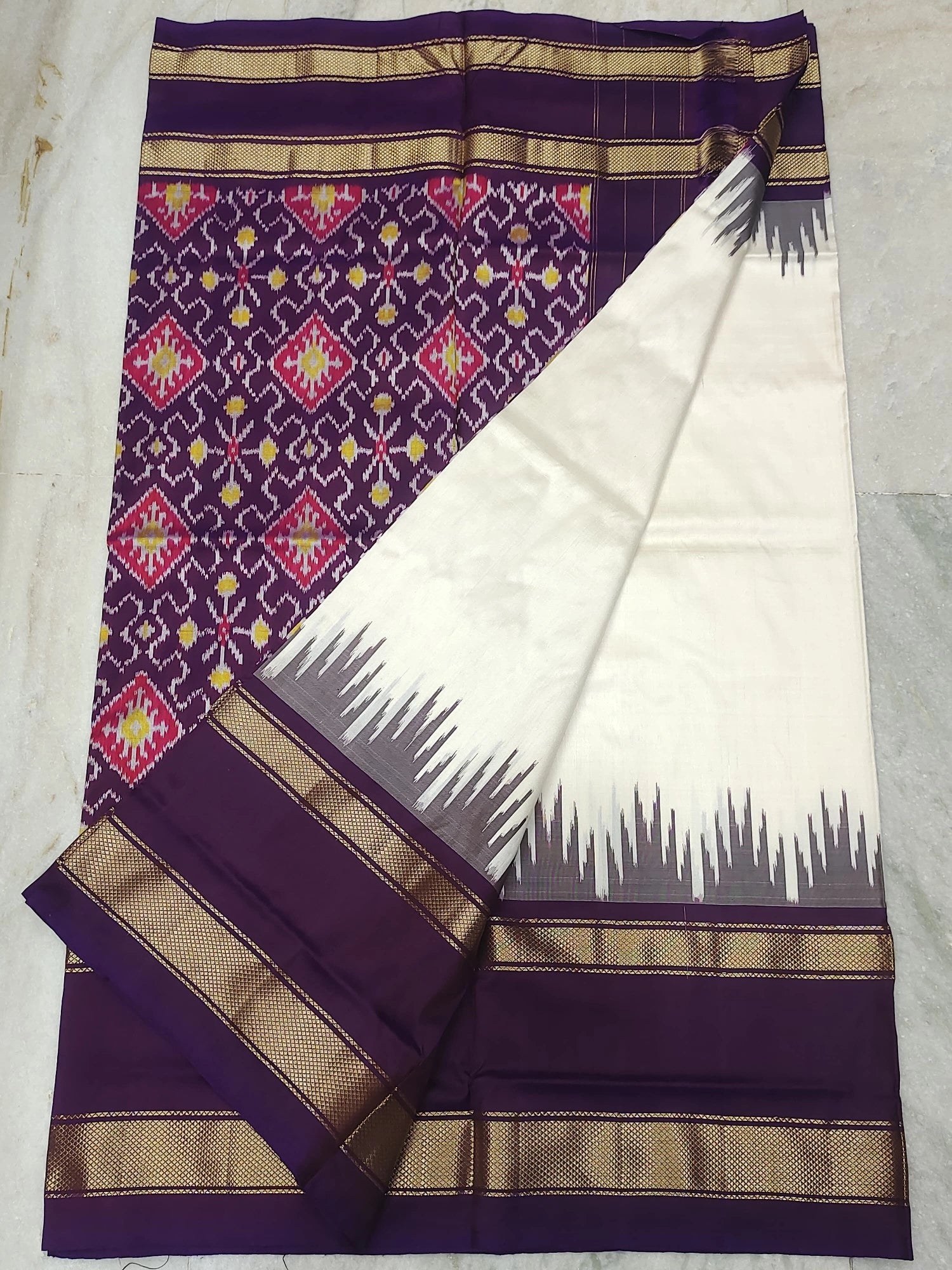 Pochampally ikkat silk saree (silk mark certified) - Pochampally Sarees by Shreekari Silks Pochampally ikkat silk saree (silk mark certified) - Image 2